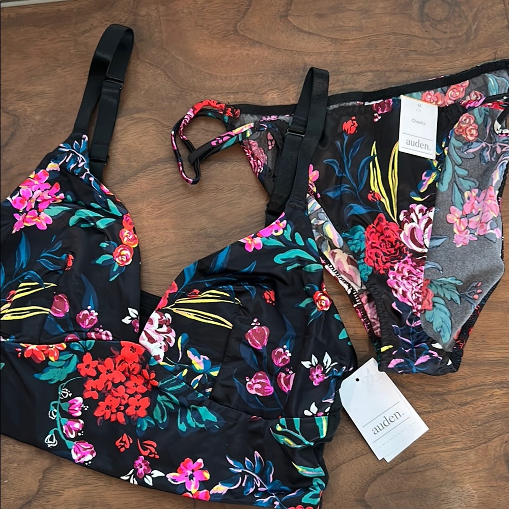 Auden Floral Set